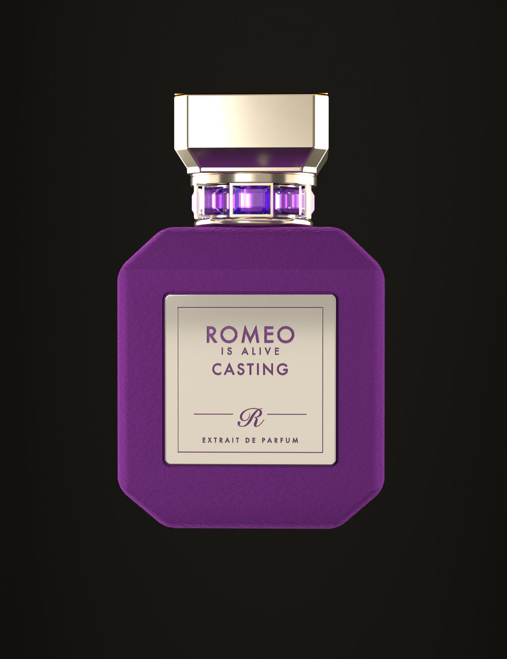 Casting, extrait de parfum Romeo is Alive : flacon en velours violet, bouchon doré, bague sertie de pierres violettes et plaque dorée gravée